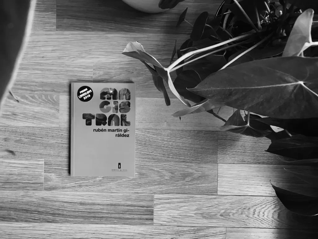 Explorando la literatura experimental: ¿Una amenaza para el mercado?